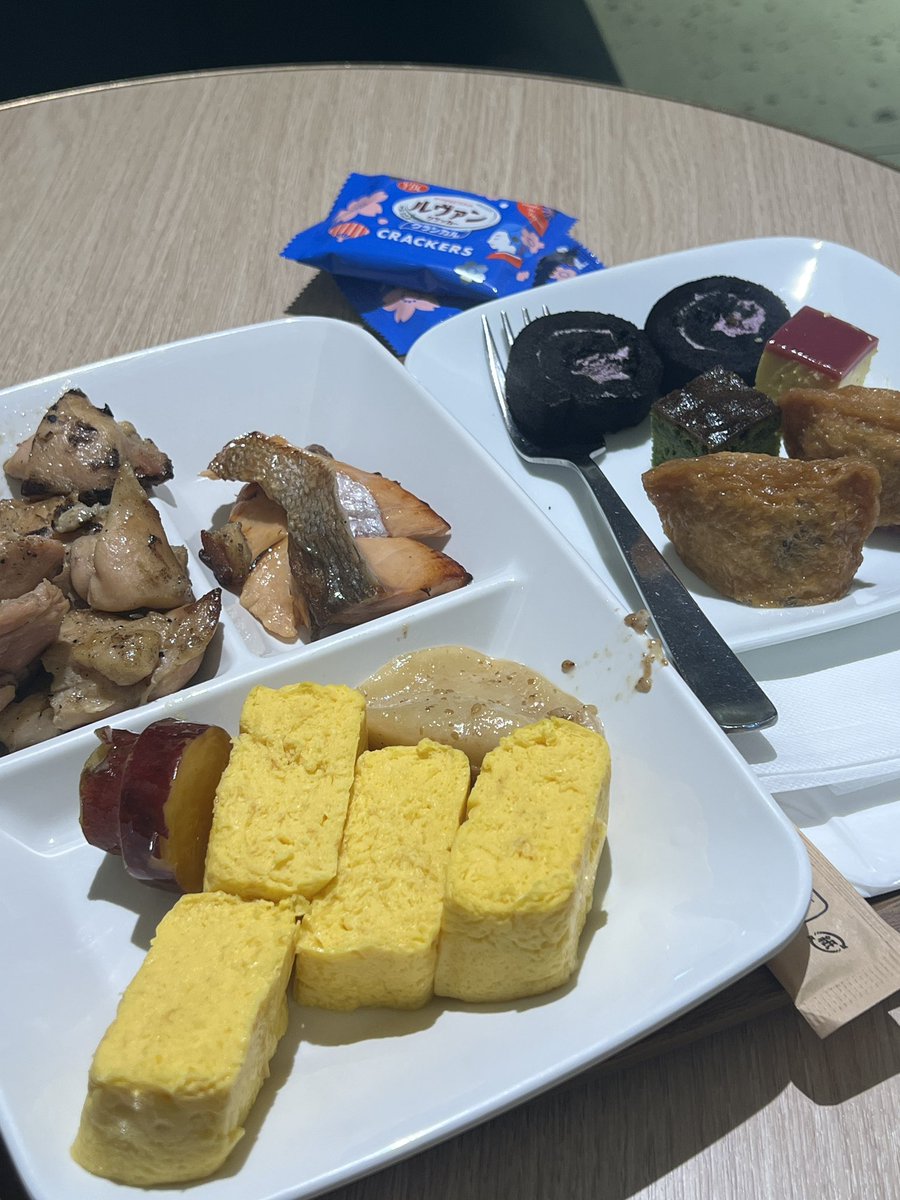 SukiD0924's tweet photo. 中秋快乐，我想说一大早在��场喝酒的还有谁 https://t.co/lfGXSgUapS