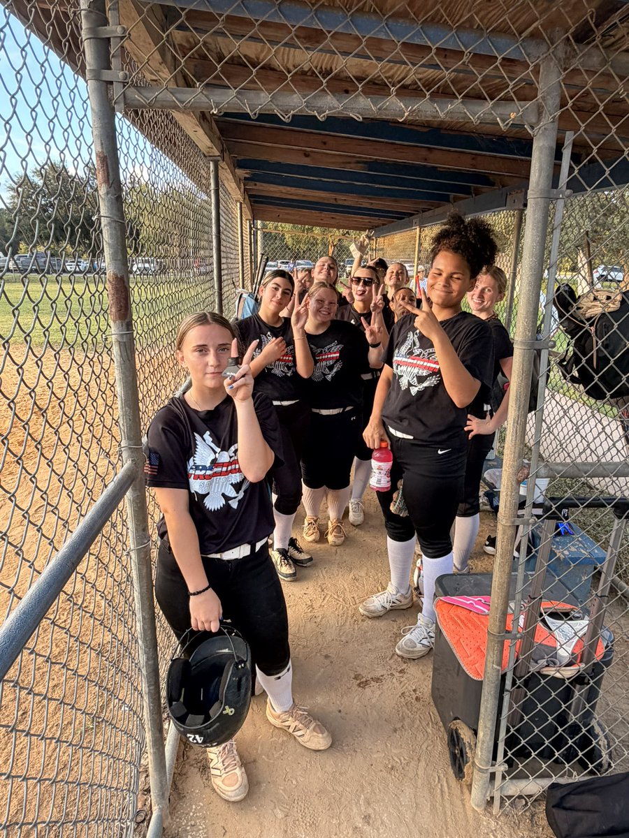 FREEDOMSBFL's tweet photo. The work never stops. Freedom(HighSchool)18u scrimmaged K-Zone Premier 18u Jones Wednesday night as preparations continue for the fall showcase season. ALL ABOUT THE GIRLS SOFTBALL #Since2019 #TheWorkContinues #FreedomGirlsRule @freedomsbfl https://t.co/MNiXgm6bDB