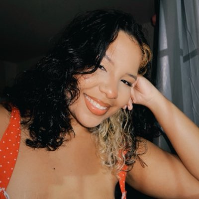 ritandow's tweet photo. entreguei muito face card nessa #NovaFotoDePerfil https://t.co/T7w6UyJPWL