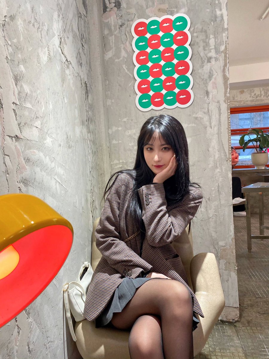 vbilo79515178's tweet photo. 只需要女神的一张照片，你就能让视频里的女主换成她，图生视频，视频换脸，照片脱衣，高清模版

马上体验👇👇 

https://t.co/fE266o9696

- https://t.co/VFGFdyGYYQ