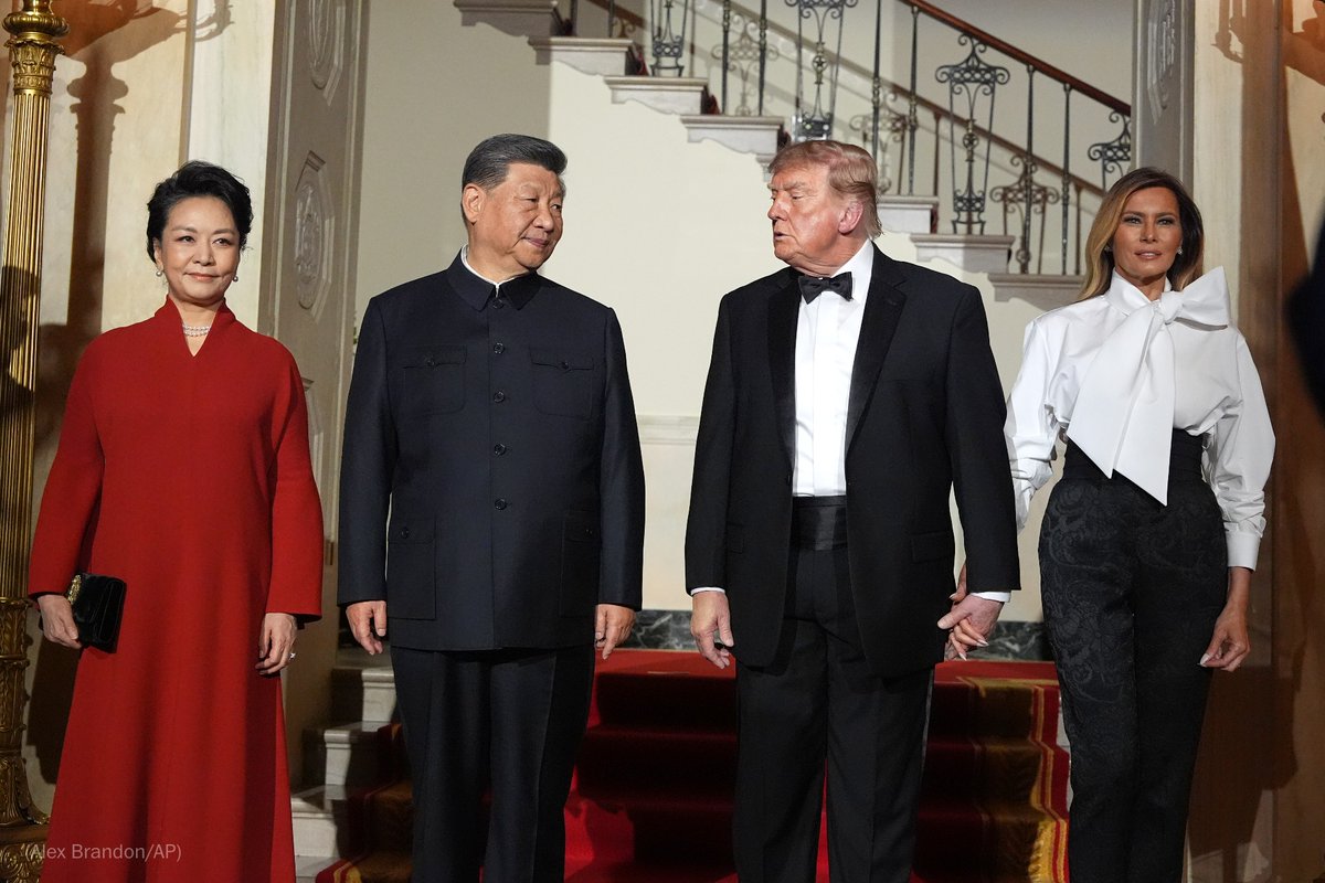 washingtonpost's tweet photo. Government officials, AI executives and top CEOs gathered at the White House for a state dinner honoring Chinese leader Xi Jinping, capping a day of ceremony aimed at stabilizing ties between the U.S. and its chief geopolitical rival. https://t.co/0g9PSXO0HT https://t.co/WtwlFbedjx