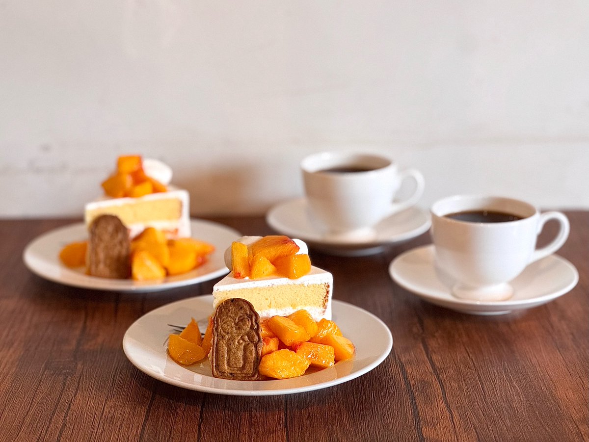 audreycampbellp's tweet photo. Golden peach shortcake: fluffy sponge soaked in juicy peach flavor, with refreshing sweetness that keeps you craving another bite. Sasaki’s shortcake is truly delicious. The caramel sundae was equally exquisite, pairing rich bittersweet caramel https://t.co/40lTkthuHE