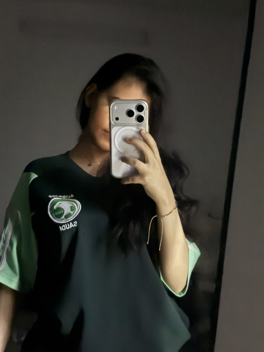 vxxfl0's tweet photo. بخصوص كل الصور عاجبتني 😭💚😭💚 https://t.co/1jGkRKtLc7