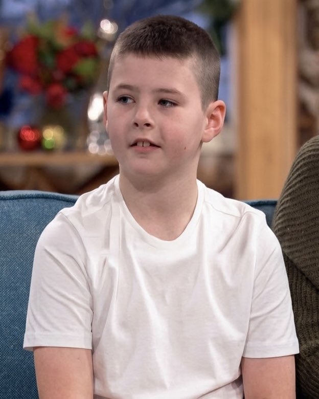 Complex's tweet photo. Boy writes letter to his late dad in heaven and gets a reply 

[via/ ThisMorning] https://t.co/HZiAgeZxqx