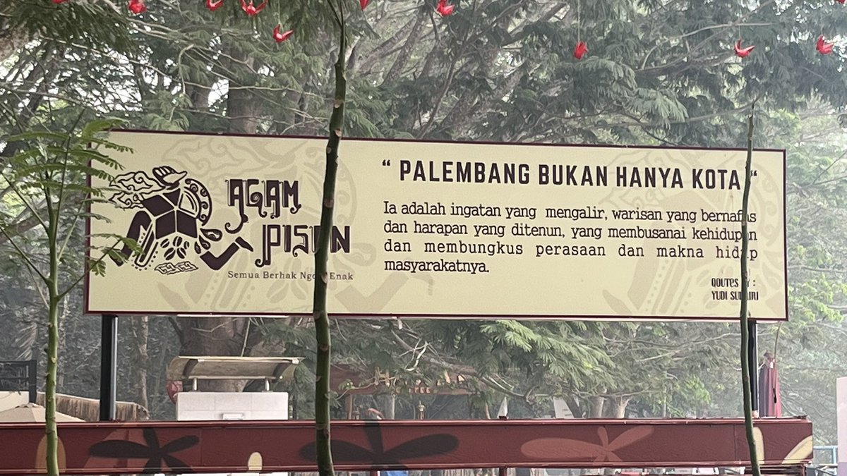 amoureour's tweet photo. bandung (kabut asap ver.) 💟💨 https://t.co/gHqEU7M70j