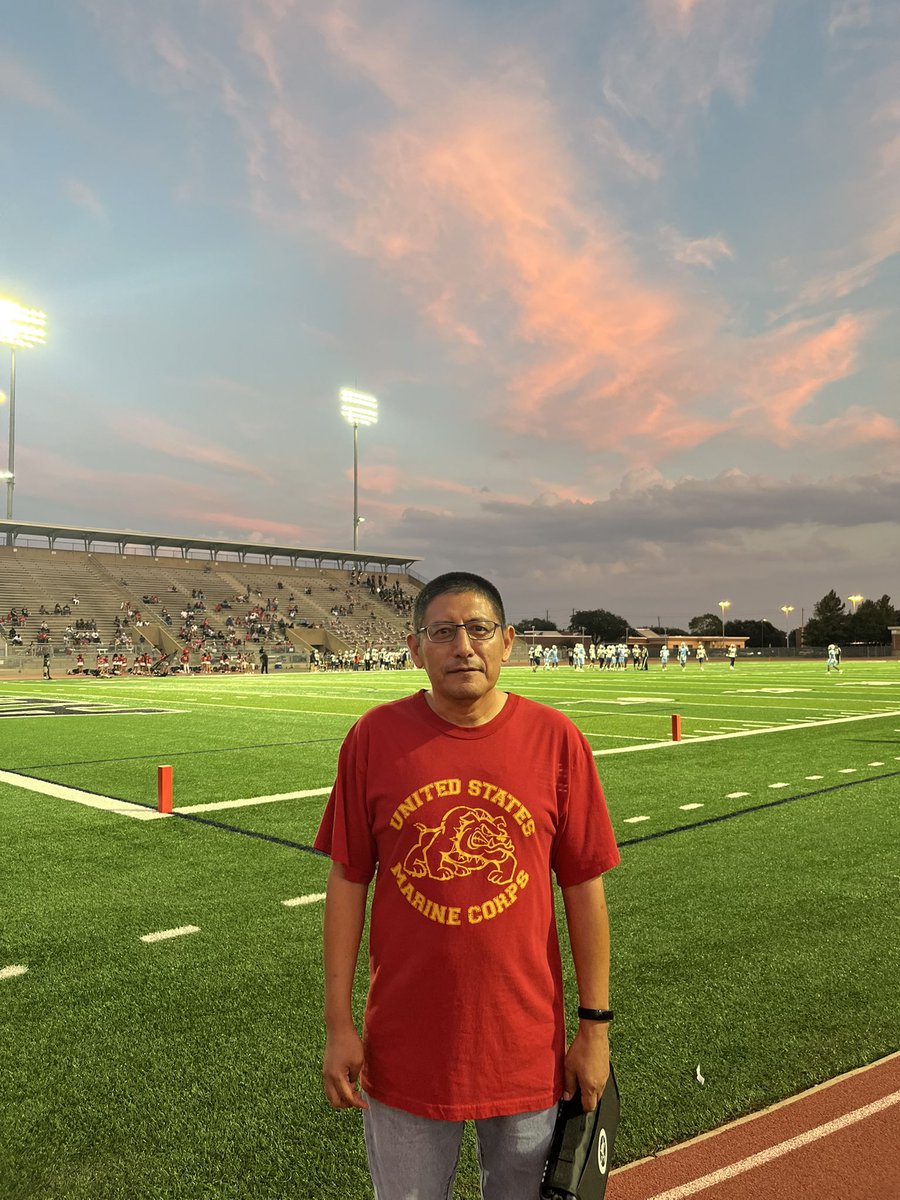 aguirreivc's tweet photo. @KlentzmanTigers @AliefISD Military Appreciation Game https://t.co/GeIsFLutkk
