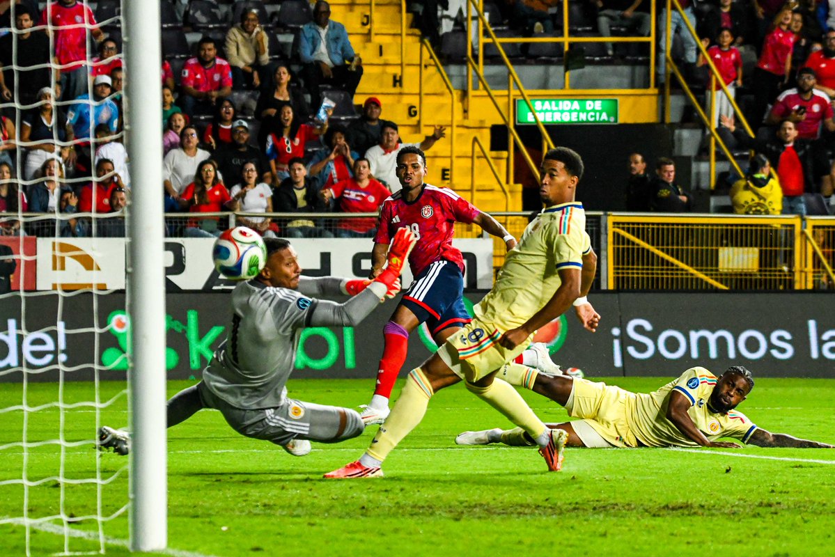tdmascrc's tweet photo. La definición de Sinclair 

📸: @alvaradofoto | @PMEimages https://t.co/2ABOZZuLa3