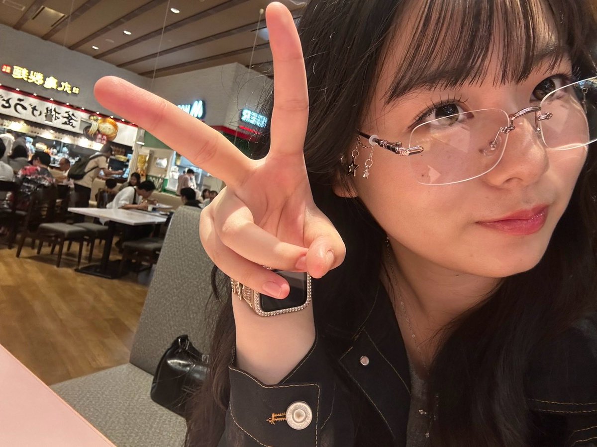 mahime_0430's tweet photo. シルバーウィーク最終日には、mozoワンダーシティでショッピングしてきたよ🌿 ܸ
欲しかった最近流行りのリムレスメガネ買えたよ(`⸝⎚⩊⎚´)⋆*
どうかな~~💭💭
#Mahime #茉姫 #Bright #model #MeLfy https://t.co/t0q4p3xqRz