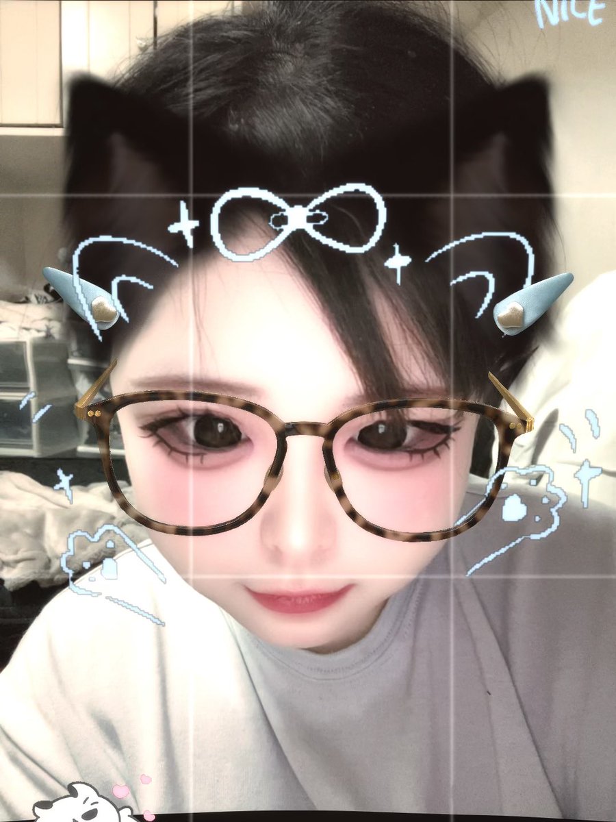 5han_umai's tweet photo. どこも行かないのにメイクした
仕事だるーーー😭😭😭薬飲んで考えよ https://t.co/ObAxrW4tEe