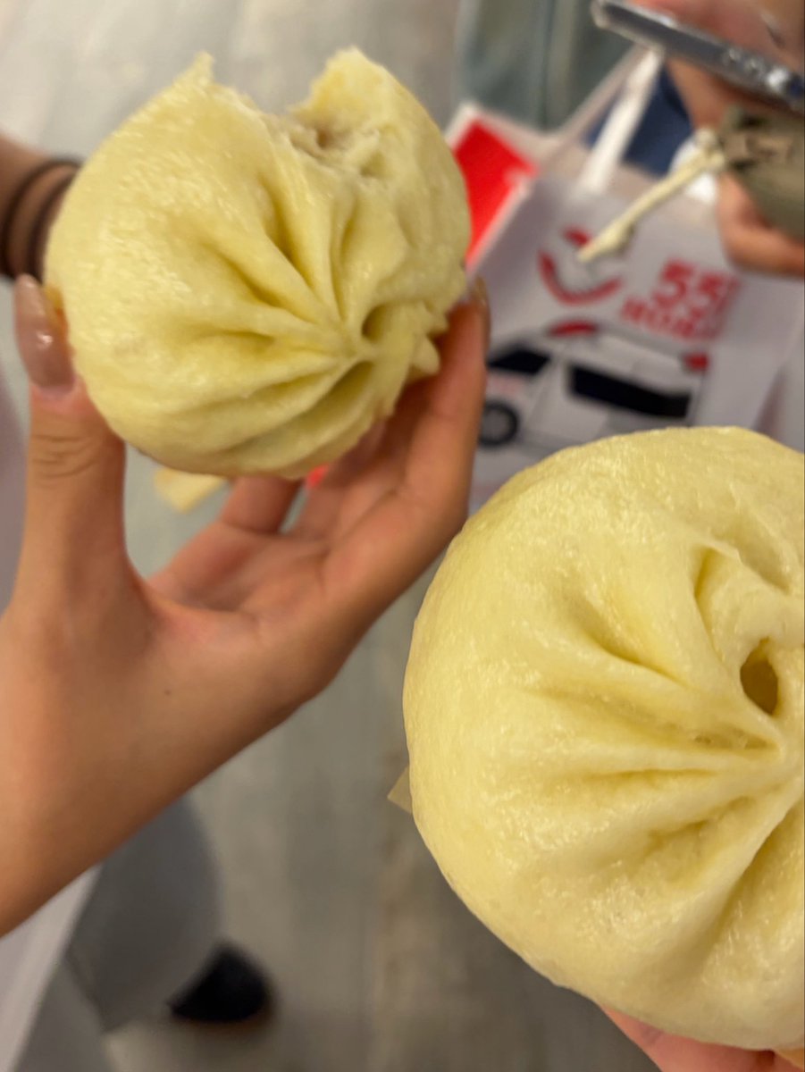 4my24th's tweet photo. 만날만날 군것질 한다
칼디 빵 발라 먹고 551 먹고 신상 아스크림 먹으고 👍 https://t.co/XeGet6S3sZ