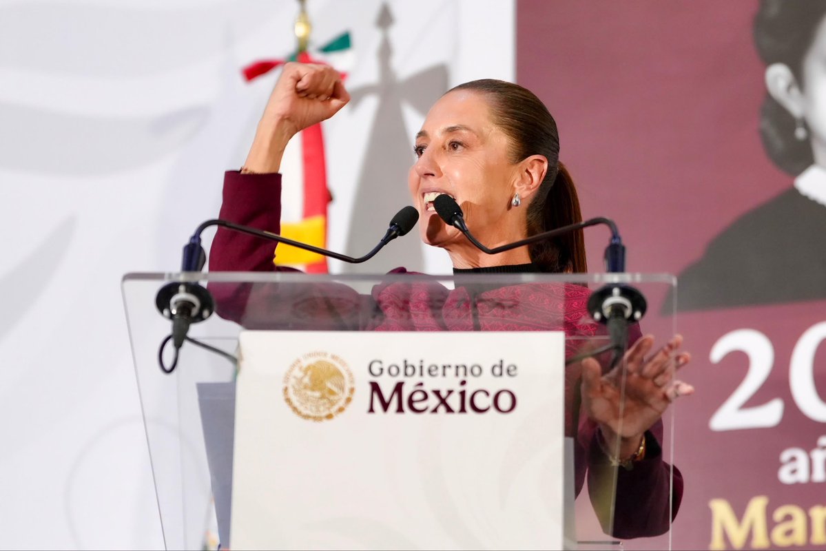 armentapuebla_'s tweet photo. ¡Qué orgullo tener en Puebla a la primera mujer presidenta de México, la Dra. @Claudiashein! 👩🏻‍💼🇲🇽

Gracias, presidenta, por encabezar el segundo piso de la Cuarta Transformación de México, por llevar a Puebla en el corazón y por hacer de nuestro estado una prioridad. 🫶🏼✨

#HonestidadYResultados