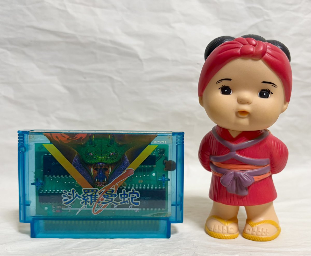 pandahell's tweet photo. 1987年9月25日 発売
沙羅曼蛇 (FC版)

クリアブルーのスケルトンカセットがカッコよすぎて、シールなしのキレイな状態のモノを見かけたとき思わず買ってしまったよね https://t.co/J4Jv0LQNaV