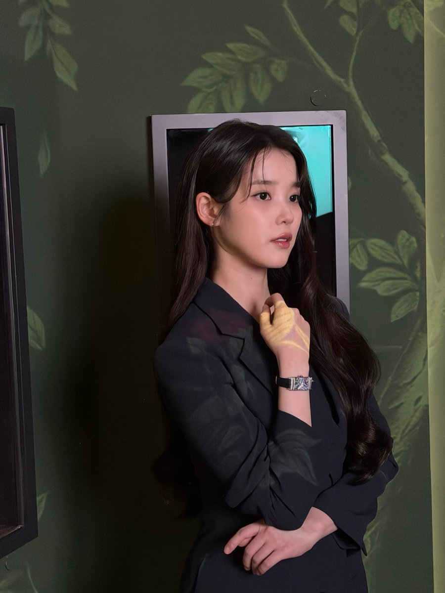 iuedelweiss's tweet photo. 소신발언)

아이유는 장발이 더 예쁘다♥️ https://t.co/X99tpYFjxu