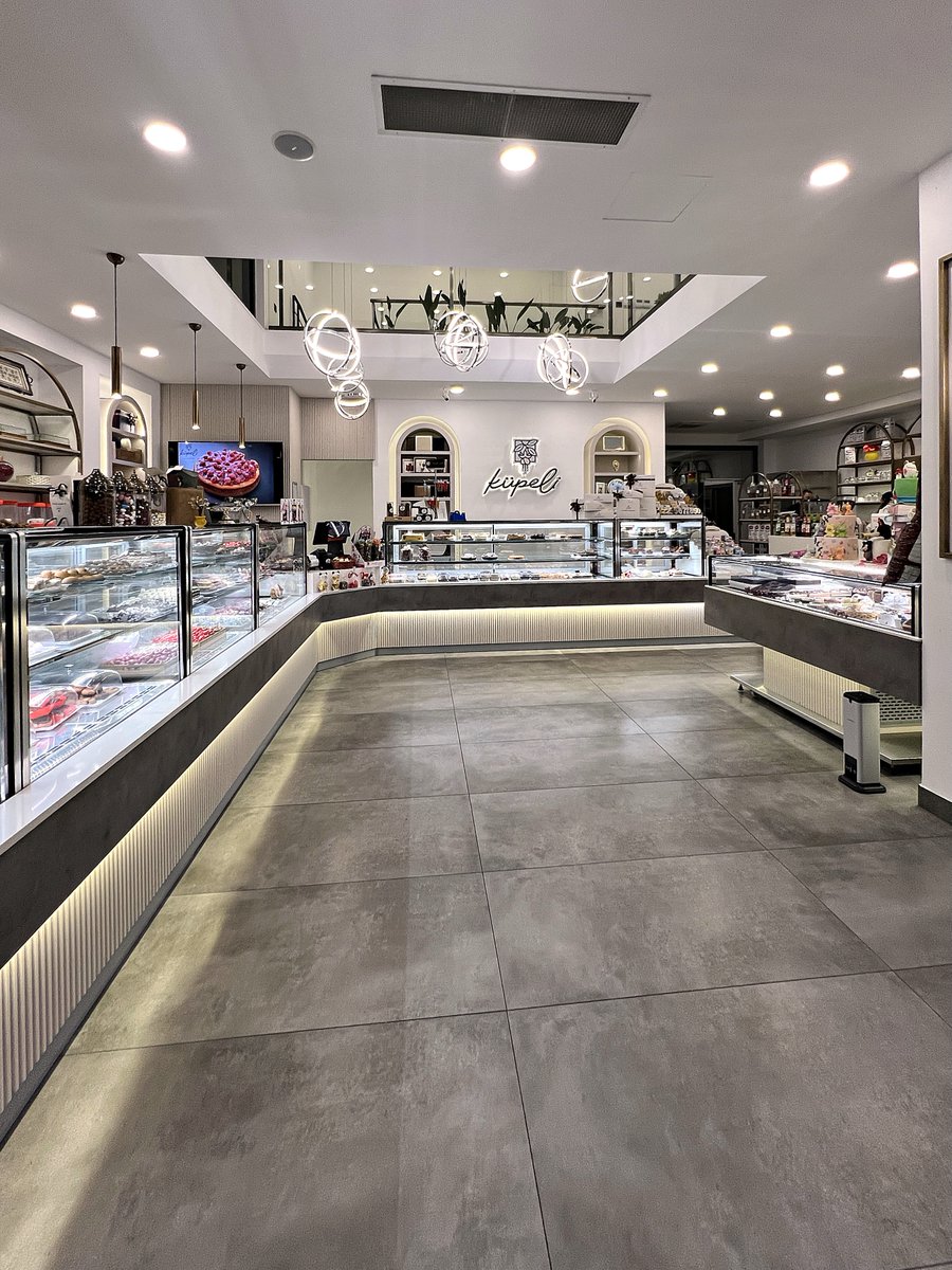 ShereeVanhws's tweet photo. Ürünlerinizi ideal sıcaklıkta korurken, mekanınızı aynı zamanda şık bir sergi alanına dönüştürüyoruz. @kupelipatisserie https://t.co/txDnmPmYxt
