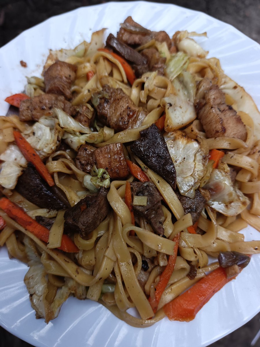 Touchmenoto1's tweet photo. Pansit guisado #foodtwt https://t.co/ozz9rVUD2I