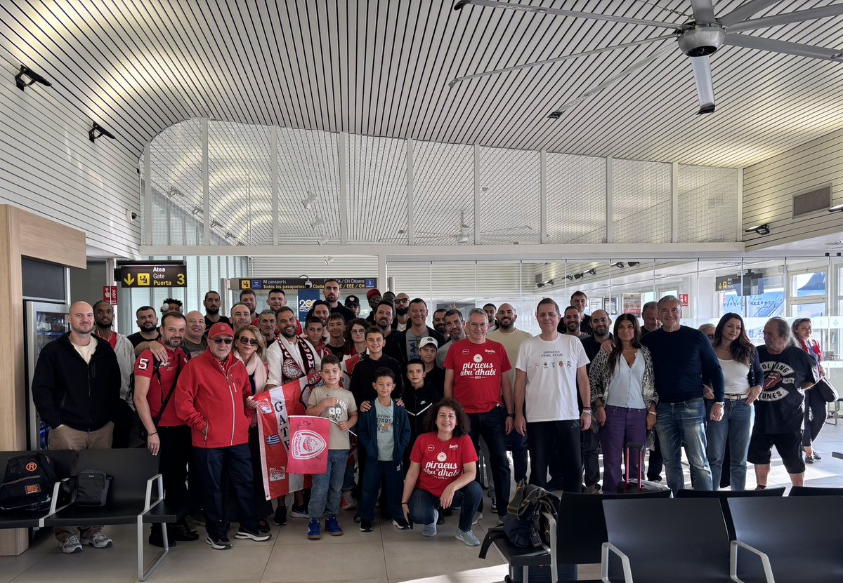 Olympiacos_BC's tweet photo. Το πρώτο Together We Fly της σεζόν στέφθηκε με απόλυτη επιτυχία!
Επιστρέφουμε από την Βιτόρια με το διπλό! ✈️
Σας ευχαριστούμε ❤️🤍
#OlympiacosBC #WeAreOlympiacos #TogetherWeFight #KBAOLY https://t.co/q9eeovEL3c