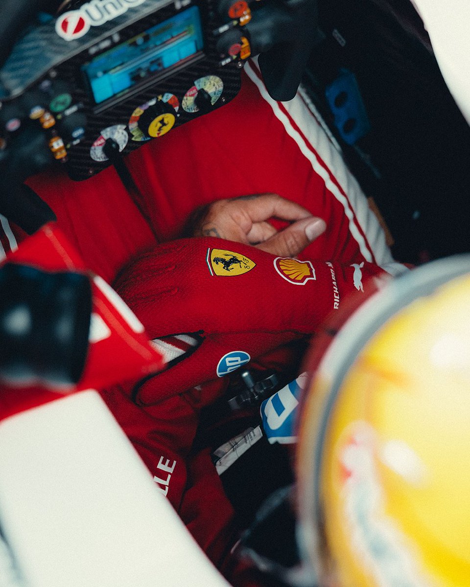 ScuderiaFerrari's tweet photo. The car and castle combo 🤩 🇦🇿 https://t.co/ZuY7KqD83U