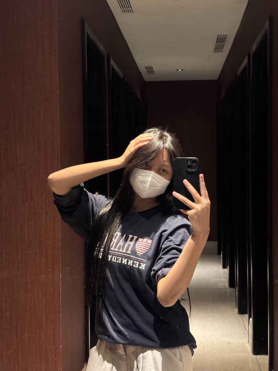 leizthestar's tweet photo. Tumben pake masker https://t.co/IveqUL5Yht