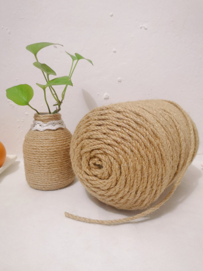 quanghayes30928's tweet photo. Got spare mason jars Turn 'em into string planters with just jute twine u0026 hot glue—no fancy tools needed!  Perfect for small windowsill green buddies. Tag a craft pal who’d love this! https://t.co/DZwKczKeVS