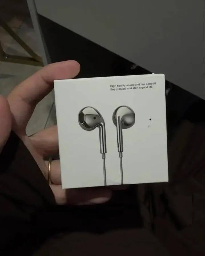 torokuta's tweet photo. GILA SUARANYA ENAK BANGET 😭 baru kali ini nemu headset kabel murce tapi suaranya bagus parah

Belinya disini guys👇
🛒 https://t.co/q88LtCMe88 https://t.co/htAuUX1IXs