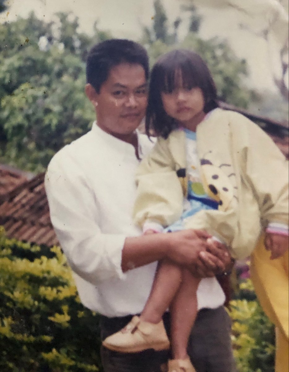 kaptenGK's tweet photo. anak kecil itu udah di fase ngasih uang bapake 🥺❤️ https://t.co/EpkzsZkrHm
