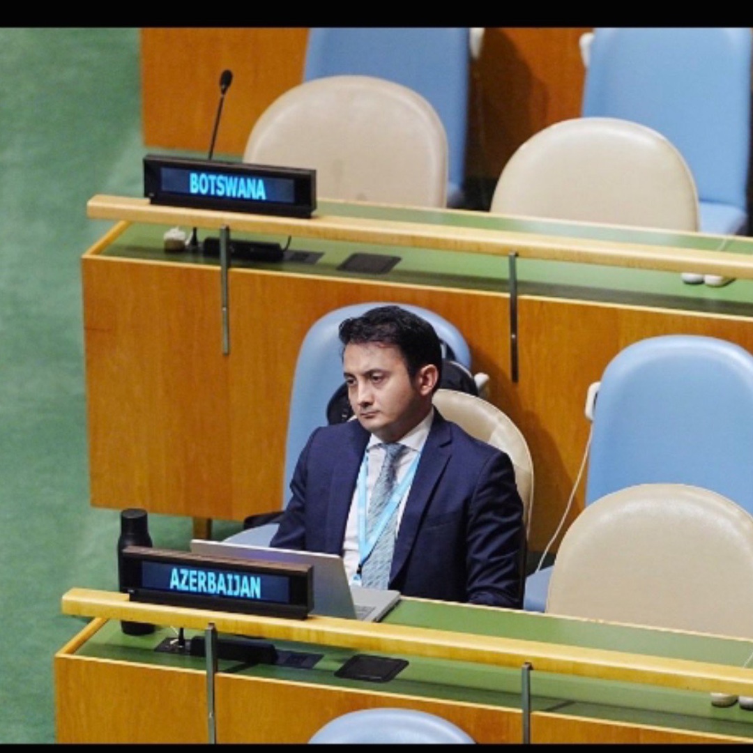 HananyaNaftali's tweet photo. Azerbaijan's representative in the UN remained in the General Assembly hall during Prime Minister Netanyahu's speech, while other nations left like cowards.

Thank you, Azerbaijan, for being a true friend. 🇦🇿🇮🇱 https://t.co/DMhrOe3ECb