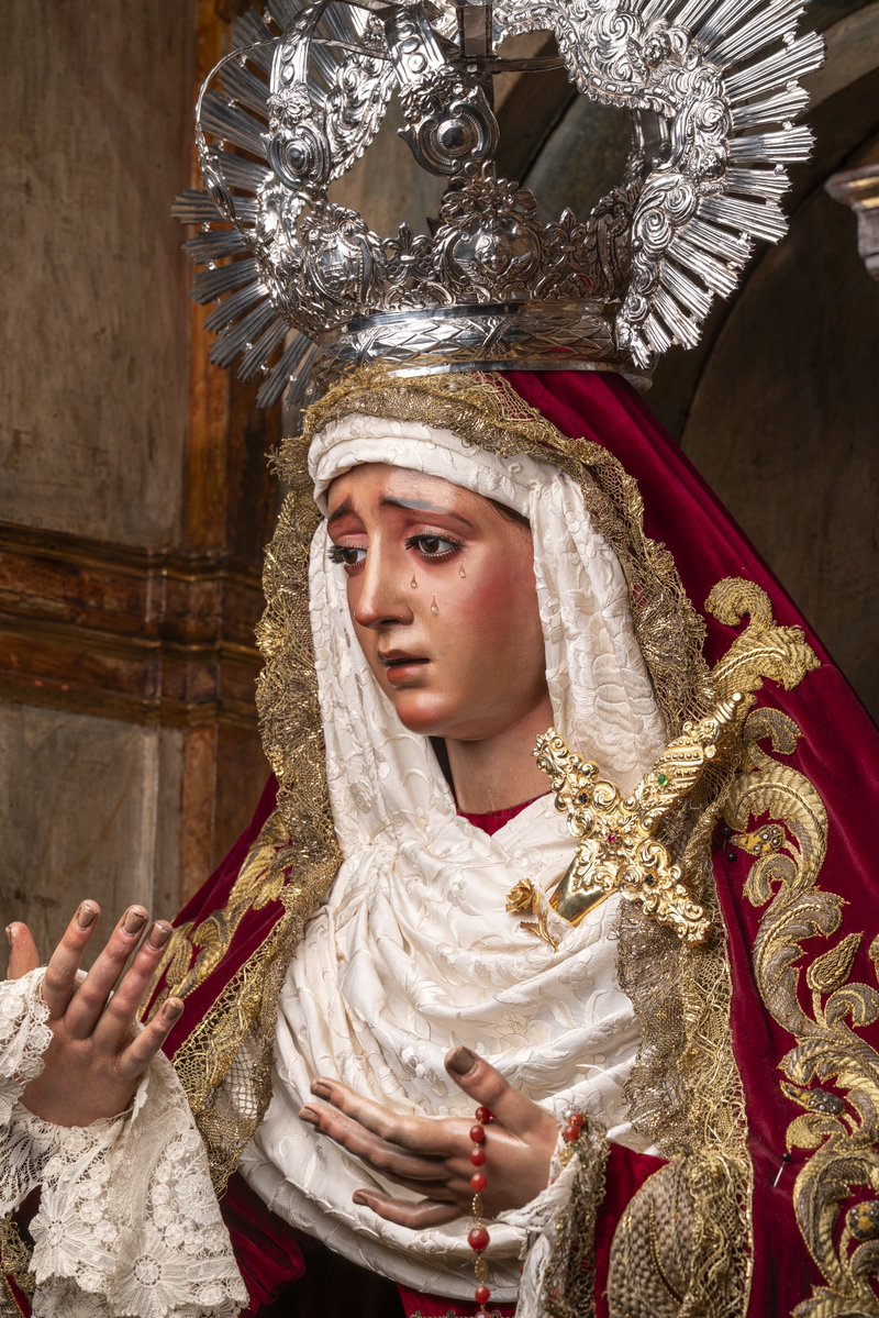 Hdad_Montserrat's tweet photo. VESTIMENTA|

Nuestra Señora de Montserrat ya se encuentra ataviada para el comienzo de un nuevo curso y para los Cultos de Nuestra Señora del Rosario.

Desde aquí, agrademos a su vestidor, D. Antonio Bejarano su disponibilidad y amabilidad con esta Cofradía. https://t.co/LYvEgVwofO