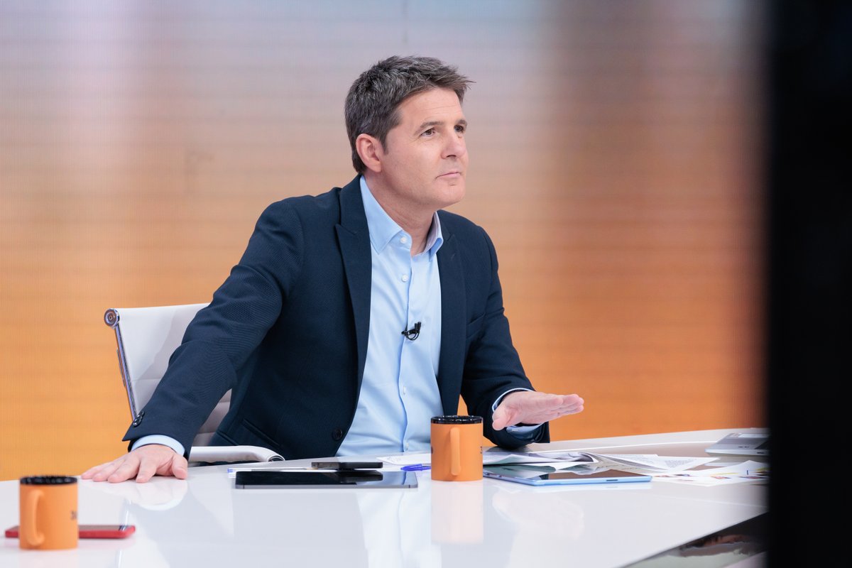 RTVE_Com's tweet photo. #Audiencias 📈| 'Mañaneros 360' (@MananerosTVE) - con @addelagonzalez y @JesusCintora -, #LÍDER. Este jueves promedió un 16,7% de cuota y 510.000 seguidores en @La1_tve.

🔹 Registró más de 2,1 millones de espectadores únicos.

#ImparablesRTVE https://t.co/GqpB6bbH9l