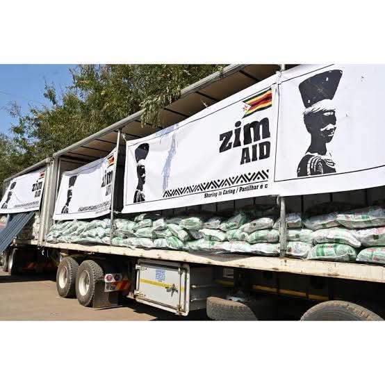 Official_UDC_Bw's tweet photo. Zimbabwe donated 10 Tonnes of food supplies to Botswana to assist communities in the drought-prone Bobirwa District, in a move highlighting cooperation and solidarity between the two neighbouring countries. https://t.co/dwat9G9NWC