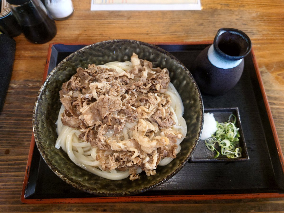 kqouk4's tweet photo. 長崎日帰り出張🐟️
別に長崎名物というわけでもないのでおすすめする訳じゃないけど、長崎に来たらいつも食べに行く讃岐うどんとも也🥢
何かのとき思い出したら食べてみてください
肉ぶっかけうまい‼️ https://t.co/m17cSuiZax