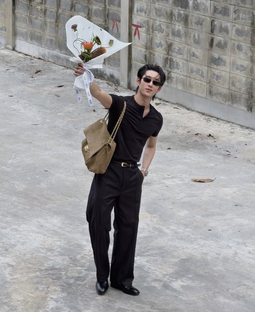 sfkkfs_'s tweet photo. คนที่ทำตัวได้ตรงไทป์แฟนมากที่สุด 
 = เอส ศุภ 

#ROJUKISSxEST https://t.co/3jZgaA1oIZ