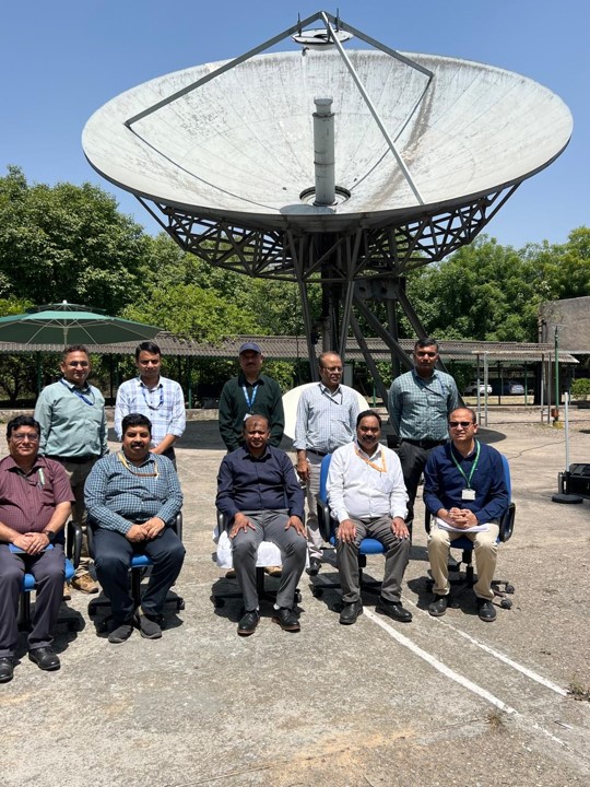 DCPW_official's tweet photo. Visit of Shri Prasana R, #IAS, #JointSecretary (#Police #Modernization), #Chhattisgarh #Cadre, #2004Batch, to the #POLNET Hub, Samanvay Sadan,  #NewDelhi. During the visit, #senior #officers from #DCPW briefed him on the secure, resilient, &amp; scalable communication of #POLNET 2.0. https://t.co/mRdh4SyVjY