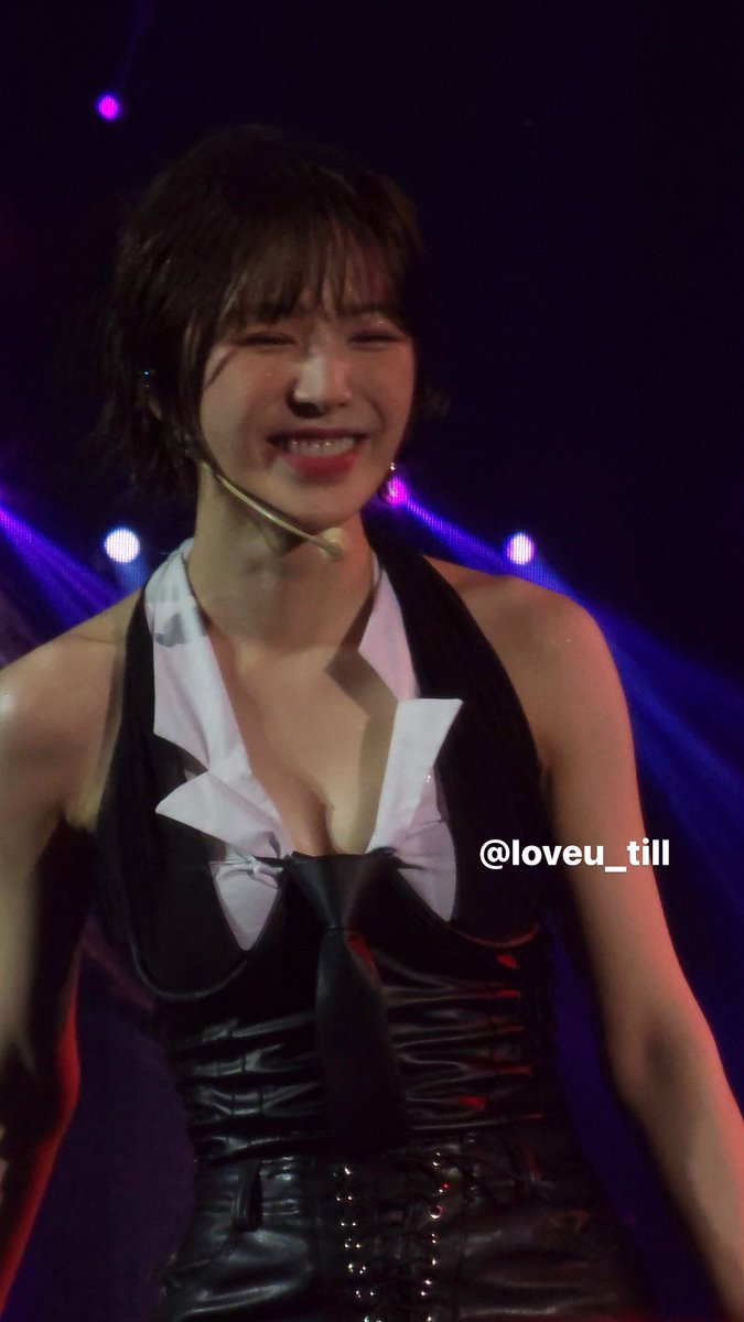 for_seungwan's tweet photo. she’s always smiling the most when she’s on stage https://t.co/3999BFQBGm