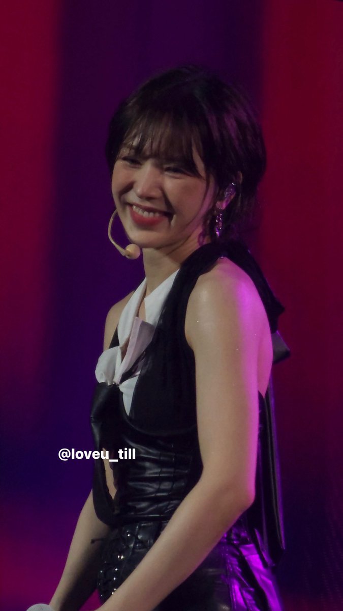 for_seungwan's tweet photo. she’s always smiling the most when she’s on stage https://t.co/3999BFQBGm