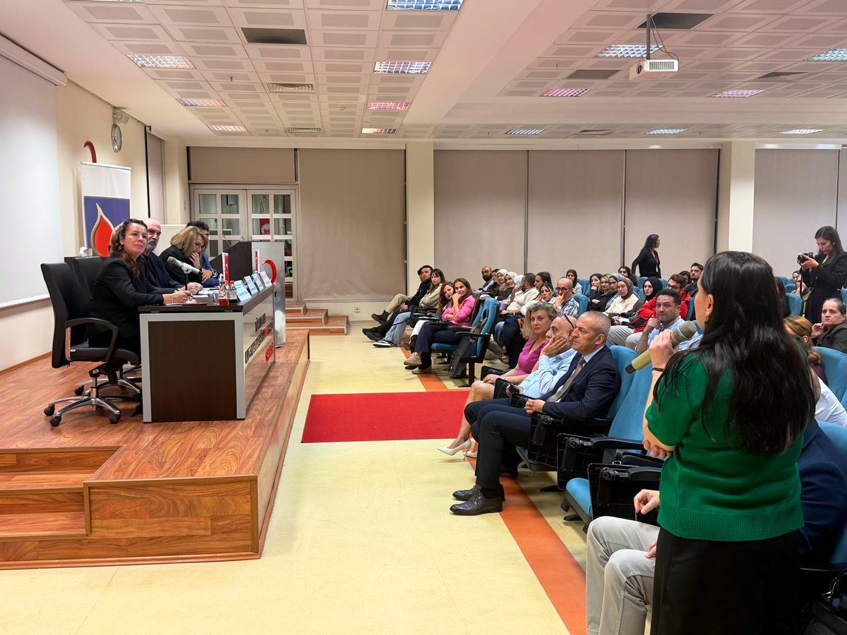 KanverKurumsal's tweet photo. Kan hizmetlerinde güçlü iletişim, güçlü iş birliği! 🩸

Türk Kızılay Kuzey Marmara Bölge Kan Merkezi ev sahipliğinde, Türk Kan Vakfı ve Türkiye Kan Merkezleri ve Transfüzyon Derneği iş birliğiyle düzenlenen İstanbul TKMTD Söyleşi Günleri kapsamında transfüzyon merkezi sorumluları ve sağlık çalışanlarıyla bir araya geldik.

Kan hizmetlerinde deneyimlerimizi paylaşarak iletişim ve iş birliğimizi güçlendirdik.

Daha güçlü kan hizmetleri için birlikte çalışıyoruz. 🤝