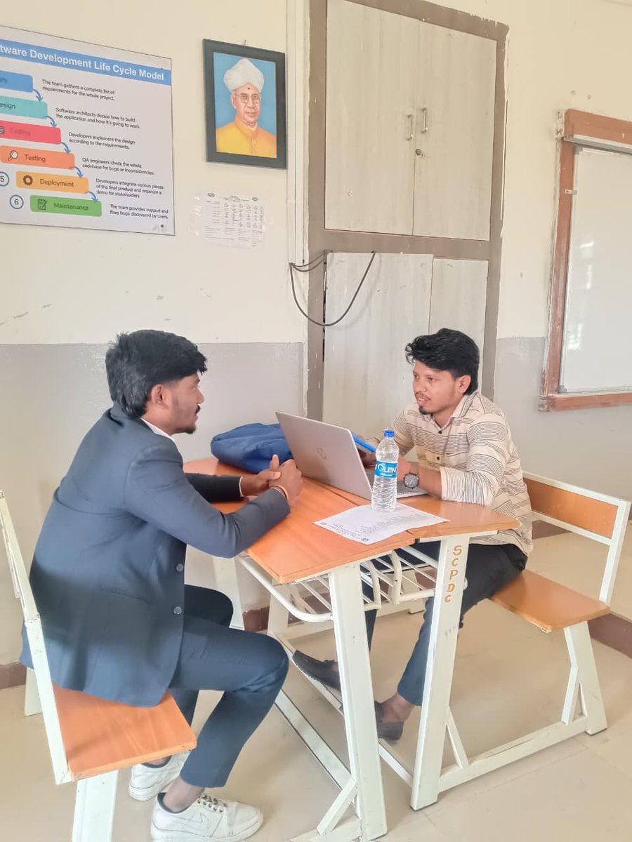 klebcamlp's tweet photo. ππΌ SEMINAR FOR BCA 5th SEM β SUCCESSFULLY CONDUCTED!
#CampusToCorporate #MockInterview #BCA5thSem #CareerReady #KLESociety #klebcamahalingapur https://t.co/b3CCj95QrA