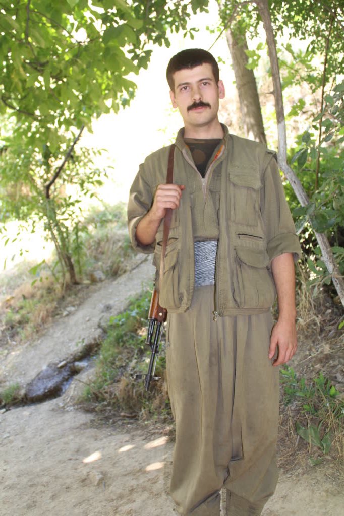 rwndz____'s tweet photo. Şehîd Karker Amanos - Hasan Camkıran

Hatay-Almanya https://t.co/H3WoFz1gLM