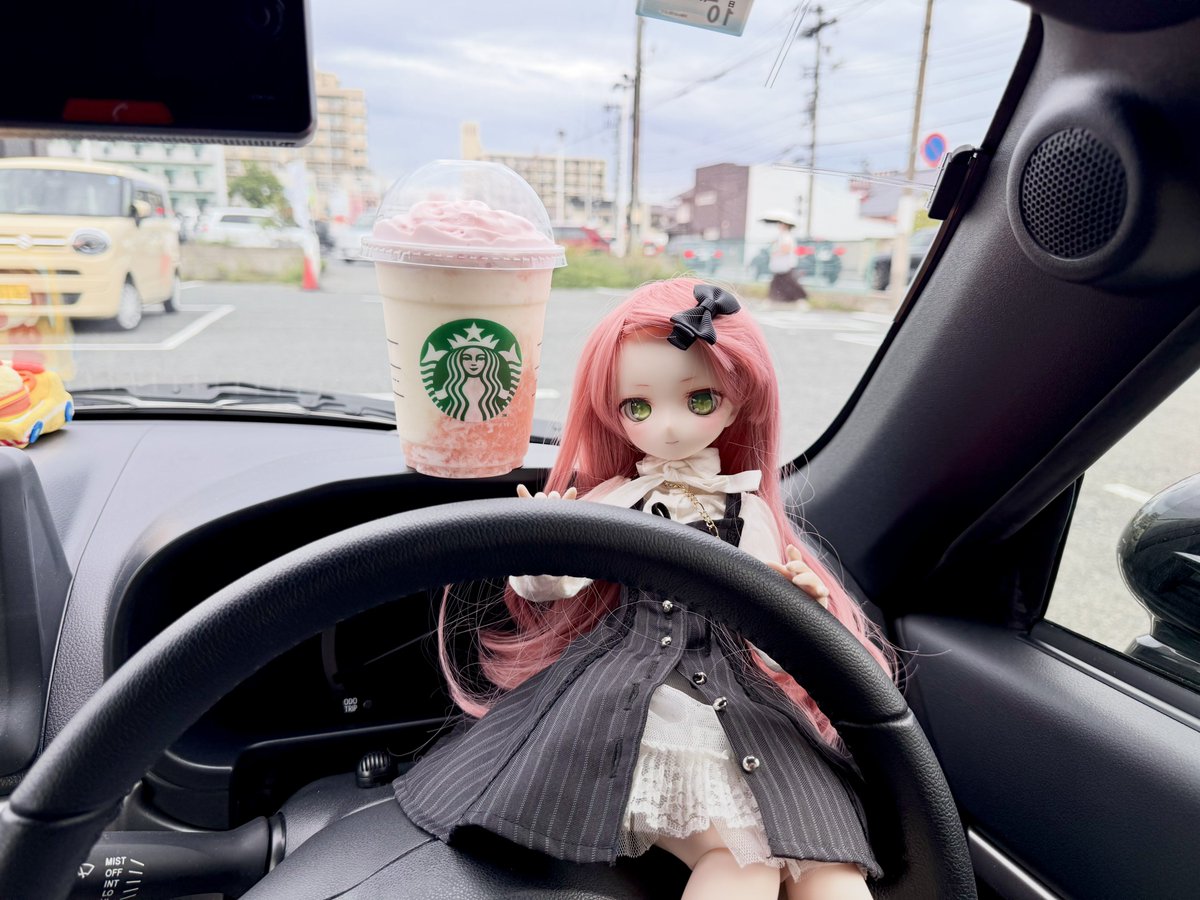 kaede_kaze's tweet photo. 鳥取にいるうちにマイフルーツフラペチ🍑
セレクトがほぼ桃フラペチなので独自性は死んどる https://t.co/8BoQ9XD95f