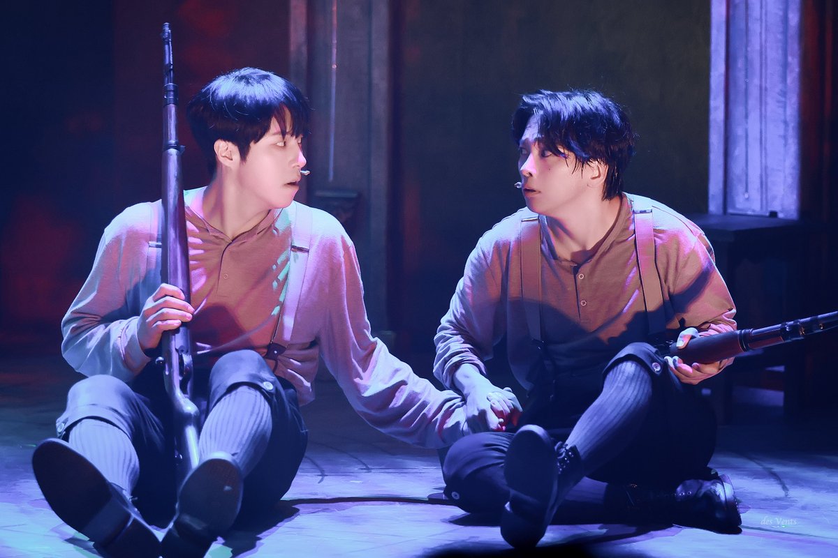 desvents_'s tweet photo. 260924 비더슈탄트 스페셜커튼콜 ’카라비너‘

작은 일에도 아벨부터 찾던 매그너스
👁️  👁️
💧_💧

매그너그 볼커 #최석진
아벨 루터 #박정원 https://t.co/9mbY9hjKoc