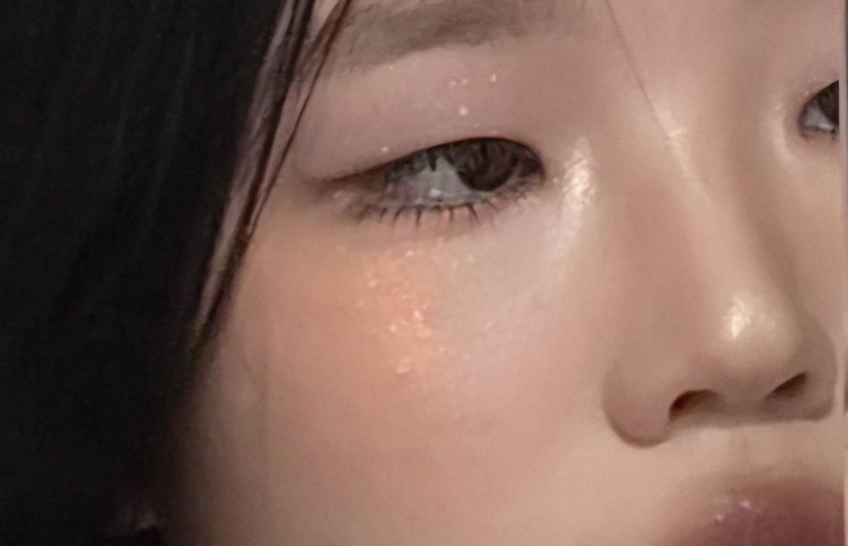 h1pp0p0's tweet photo. 뒷뒷뒷뒷뒷북 드런치 애프터아워, 이비자 발라봄!
애프터아워: 기대보다는 광 밀도가 약하지만 그래도 예뻤음!!
이비자: 진짜!!!!! 미친놈임!!!!!!! 사진에서 보이는것보다 훨씬 노란색임! 평소에 오프라도 데일리로 잘 바르는 까마귀인데 얘는 광 뽝 노란색 뽝 이래서 진짜 감동적이엇슨 https://t.co/CUIT3Oeqr8