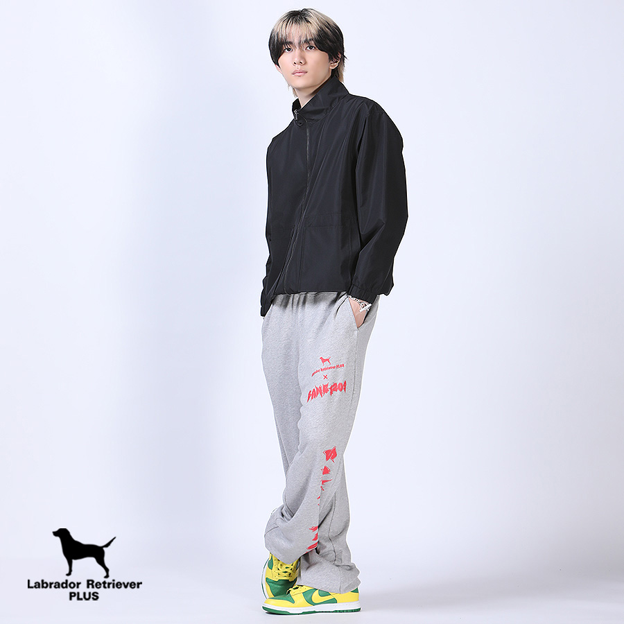 udgcoltd's tweet photo. 高桑真之さんとのコラボアイテムが本日17時より受注予約が開始しました🐶💛
今回のコラボは長袖Tシャツ、プルオーバーパーカー、スウェットパンツ、クッション、イヤーカフをリリース👀
こちらのアイテムは【男女兼用アイテム】となります🌟
詳細・ご購入はコチラ👇
https://t.co/dSNTimGakB
#LabradorRetrieverPLUS #LabradorRetriever #ラブラドールレトリバープラス #ラブラドールレトリバー #高桑真之