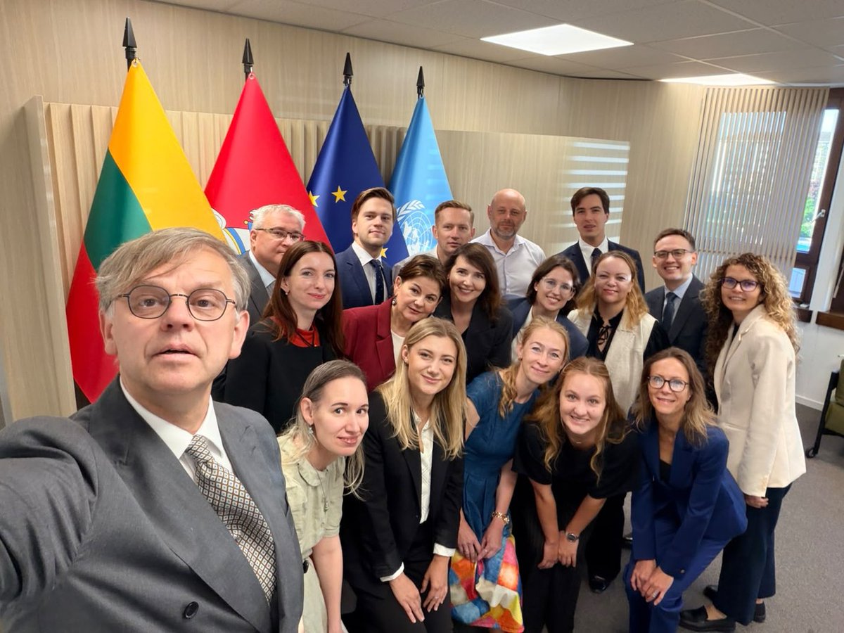LtGva's tweet photo. Behind every presidency there's a team 👋

From January, together with @EU_UNGeneva, these are the people who'll be bringing 🇪🇺 27 voices together in #InternationalGeneva 

We come from a country that sang its way to freedom- so we've had some practice 🇱🇹🎶

#LT27EU 🇱🇹🤝🇪🇺 https://t.co/nexUsT1GWy