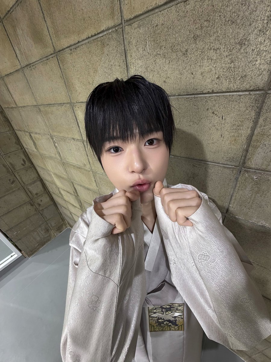 NewBeat_twt's tweet photo. [#김리우]

행추~~ https://t.co/nKqNoWRTNs
