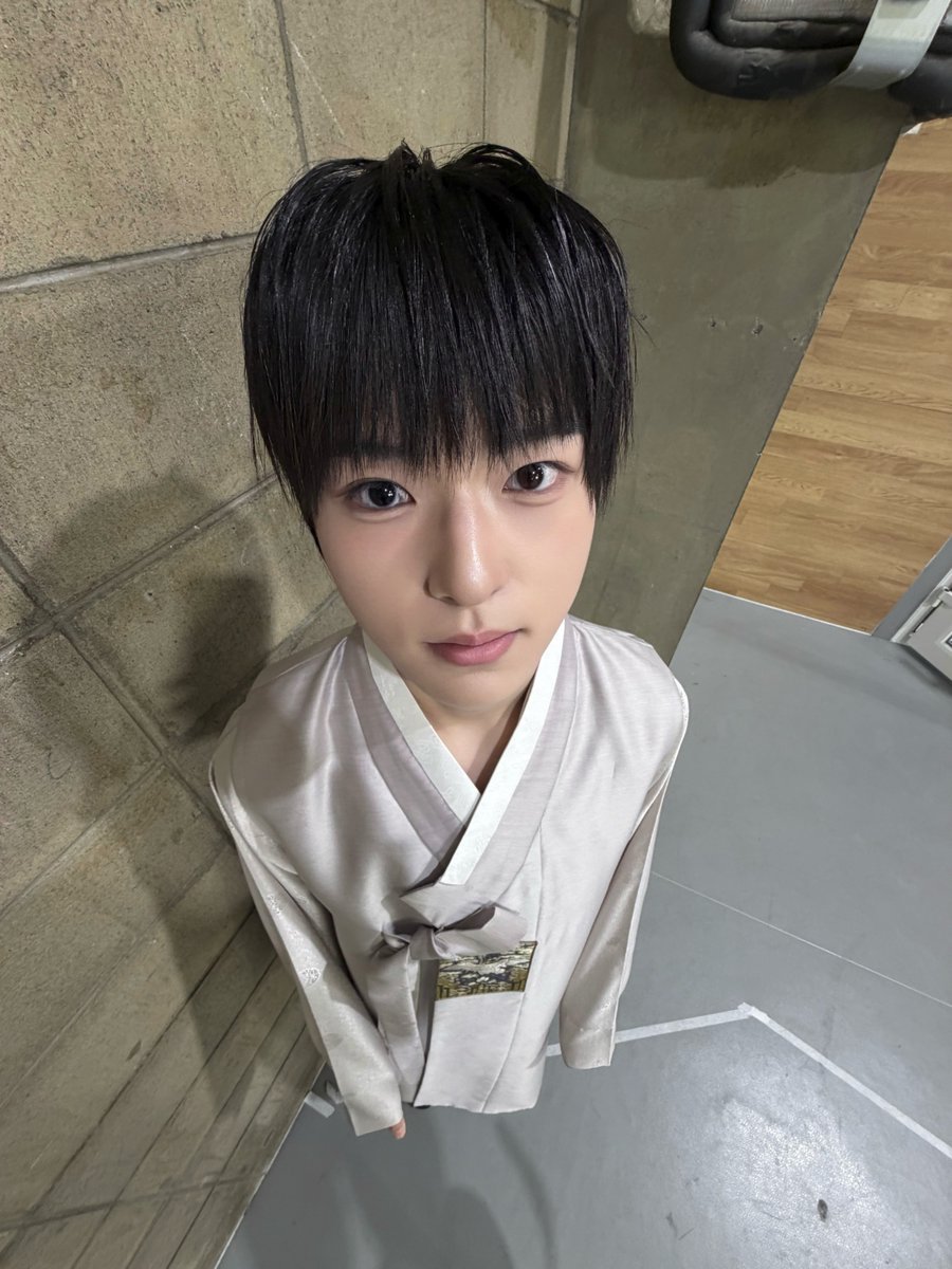 NewBeat_twt's tweet photo. [#김리우]

행추~~ https://t.co/nKqNoWRTNs