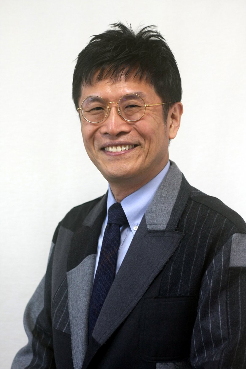 kobegakko's tweet photo. 10月の神戸学校は、精神科医の名越康文さんをお迎えします！YouTube企画「ゲームさんぽ」など多方面で大人気の名越さん。私自身どんなお話が聞けるのかワクワクしています。人間関係の疲れを軽くするエッセンスを教えていただきます。心がフワッと軽くなる時間になるはずです🍀 https://t.co/aMxQ4JorrI