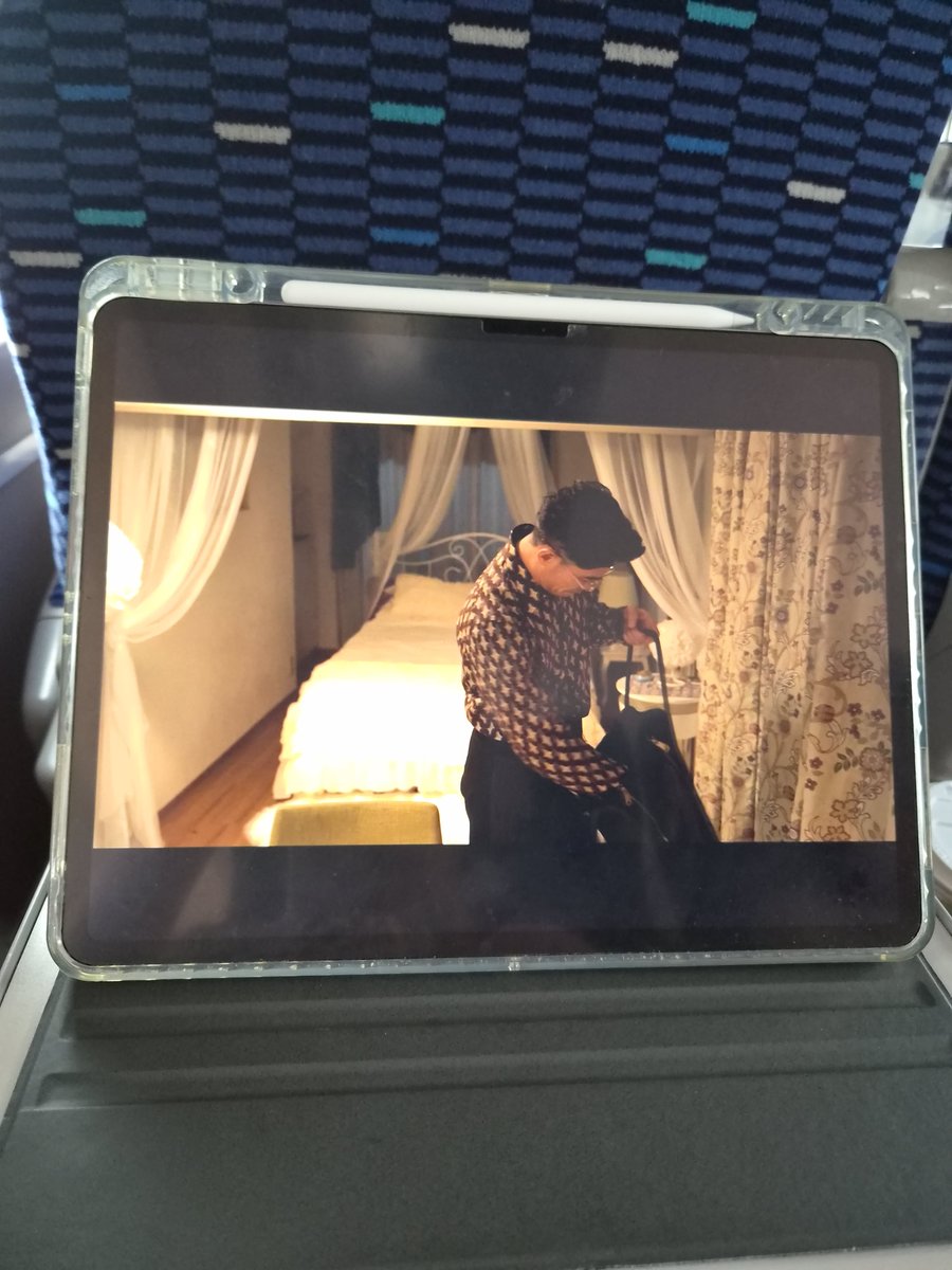 Mukaxawp's tweet photo. 기차에서 진상 보는중이에요!! https://t.co/S8uvWy5JCn