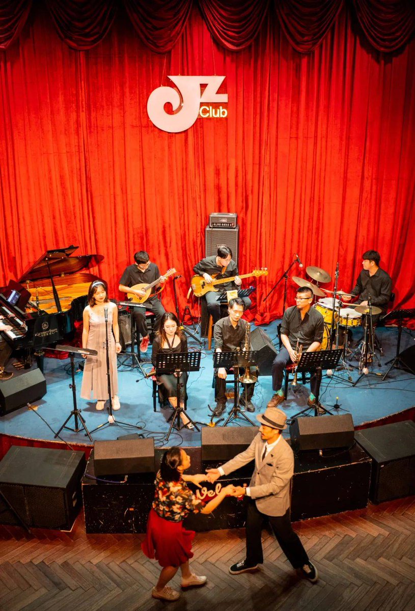 PegRoper's tweet photo. Concierto de jazz en el centro histórico maana a las 20h! Entradas limitadas, no te lo pierdas! https://t.co/Bf31YdRXJO