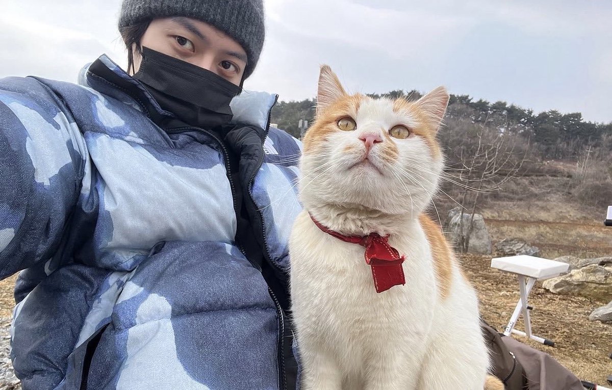 by2weeks's tweet photo. 제 최애 이주안+동물 셀카 공유합니다 https://t.co/aRJKOIxTKg