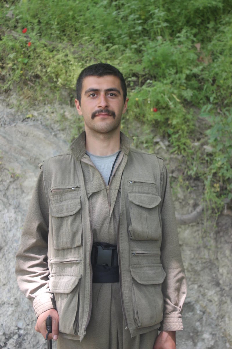 rwndz____'s tweet photo. Şehîd Taylan Özgür - Rojhat Ağırman

Mêrdîn-Belçîka https://t.co/EP4oxAgrUJ
