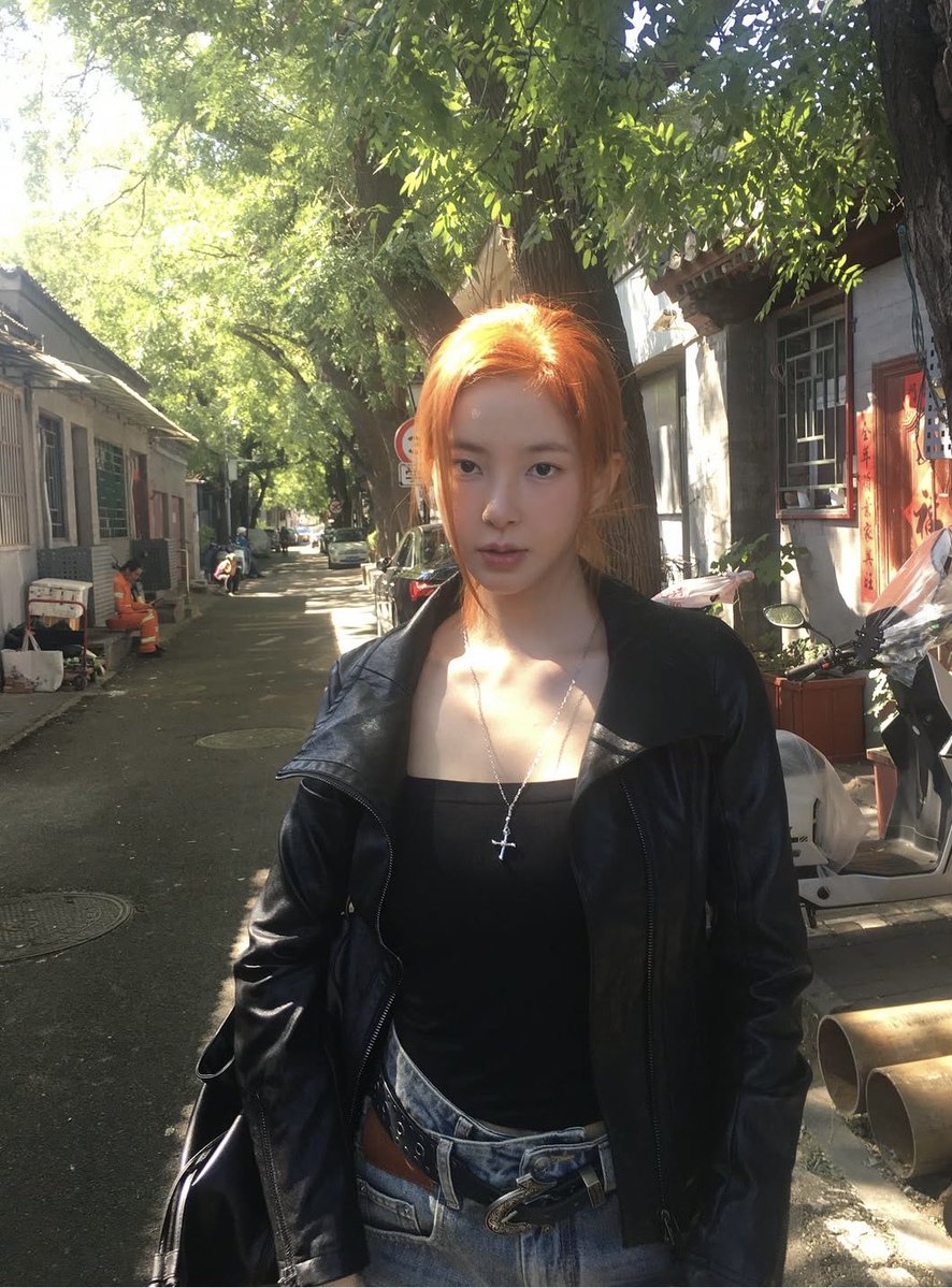 _xhisll's tweet photo. 프랑스미술대학나온화가가공들여그린수채화그림미 잇으시다…. https://t.co/KVYNGrf7U7